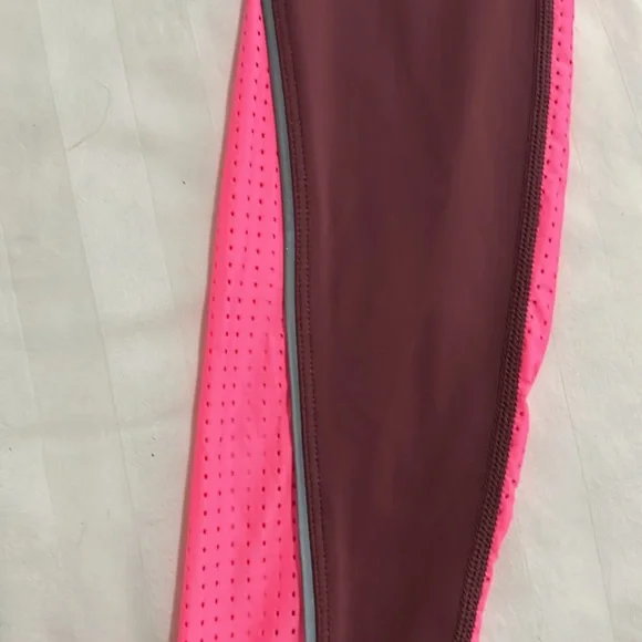 Dark pink and neon Fabletics leggings - Picture 11 of 13
